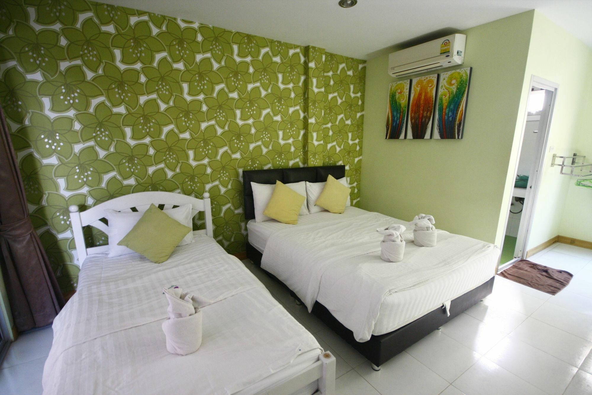 Tawaen Beach Resort Ko Lan Buitenkant foto